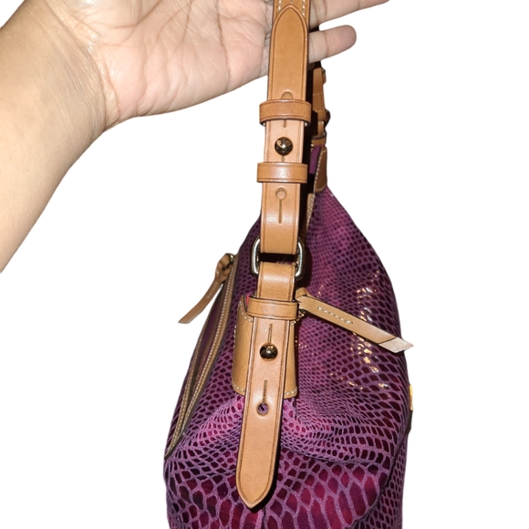 💜💯Authentic Dooney & Bourke Faux Snakeskin Embossed Hobo Bag💜 - Picture 10 of 16